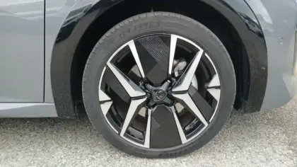 Photo 14 Peugeot 208  Hybrid 110 e-DCS6