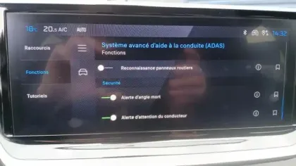 Photo 28 Peugeot 208  Hybrid 110 e-DCS6