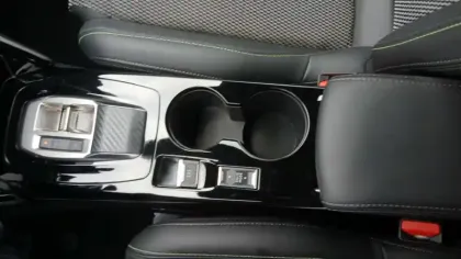 Photo 33 Peugeot 208  Hybrid 110 e-DCS6