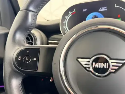 Photo 122 Mini Mini Hatch 5 Portes Cooper 136 ch DKG7
