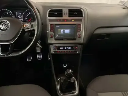 Photo 9 Volkswagen Polo 1.2 TSI 90 BMT Série Spéciale Allstar