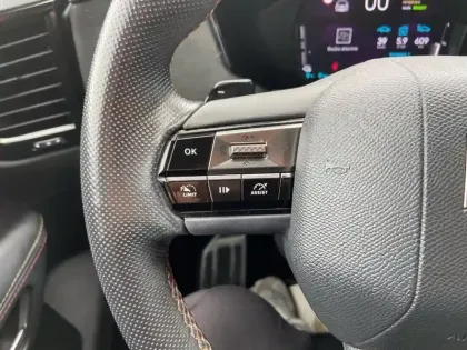 Photo 18 DS DS 4  Hybride E-Tense 225 EAT8 Performance Line