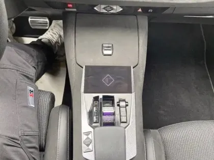 Photo 21 DS DS 4  Hybride E-Tense 225 EAT8 Performance Line