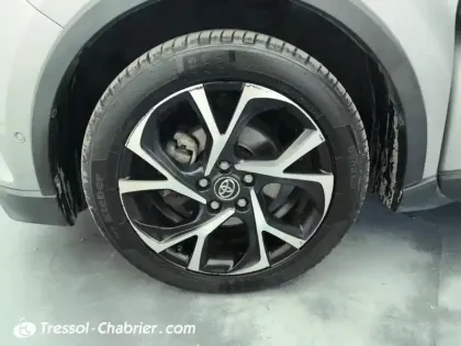 Photo 21 Toyota C-HR  1.2T 2WD Graphic