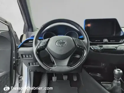 Photo 25 Toyota C-HR  1.2T 2WD Graphic