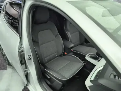 Photo 8 Renault Clio  E-Tech full hybrid 145 Techno