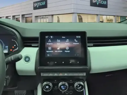 Photo 10 Renault Clio  E-Tech full hybrid 145 Techno