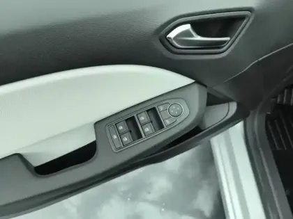 Photo 19 Renault Clio  E-Tech full hybrid 145 Techno