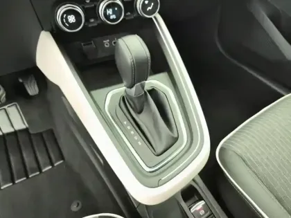 Photo 23 Renault Clio  E-Tech full hybrid 145 Techno