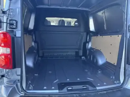 Photo 12 Peugeot Expert  Fg XL 2.2 Diesel 180ch Cabine Approfondie Fixe Pack Premium Connect automatique