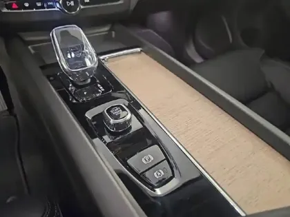 Photo 9 Volvo Xc60  T6 Hybride Rechargeable 350ch Ultra Style Dark Geartronic 8 AWD