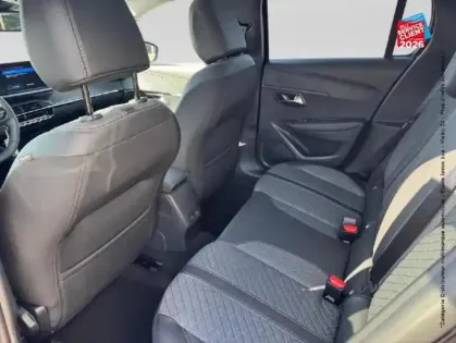 Photo 10 Peugeot 208  1.2 Hybrid 145ch Allure e-DCS6