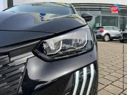 Photo 12 Peugeot 208  1.2 Hybrid 145ch Allure e-DCS6 Siege chauf