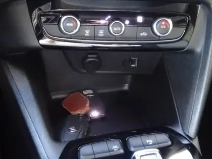 Photo 9 Opel Corsa  -e 136ch Edition