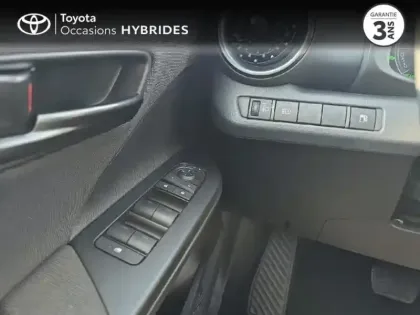 Photo 13 Toyota C-HR  1.8 Hybride 140ch Dynamic MY25