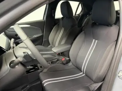 Photo 8 Opel Corsa  1.2 Turbo Hybrid 110ch GS e-DCT6