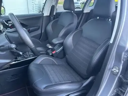 Photo 9 Peugeot 2008  1.2 PureTech 130ch E6.c GT Line S&S