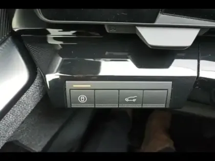 Photo 12 Renault Espace  1.2 E-Tech full hybrid 200ch Techno 7 places - 25