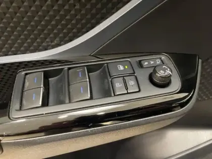 Photo 10 Toyota C-HR  122h Edition 2WD E-CVT MC19