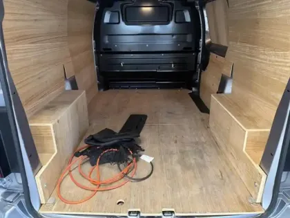 Photo 9 Peugeot Expert  Fg M 100 kW Batterie 50 kWh