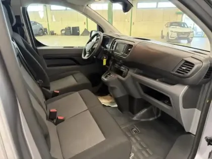 Photo 11 Peugeot Expert  Fg M 100 kW Batterie 50 kWh