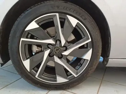 Photo 8 Peugeot 308  SW 1.5 BlueHDi 130ch S&S Allure EAT8