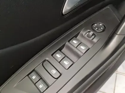 Photo 13 Peugeot 308  SW 1.5 BlueHDi 130ch S&S Allure EAT8