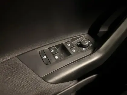 Photo 10 Volkswagen Polo  1.0 TSI 95ch Edition 50 DSG7