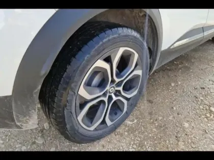 Photo 12 Renault Captur  1.3 TCe 140ch FAP Intens -21