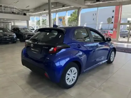 Photo 5 Toyota Yaris  116h France Business 5p + Programme "Beyond Zero Academy"