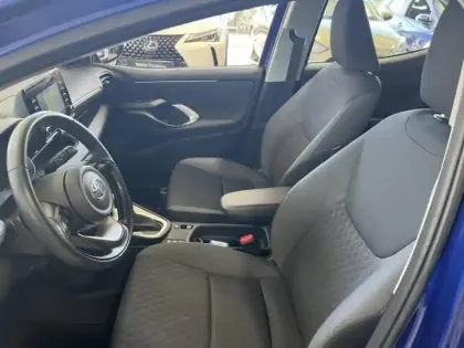 Photo 12 Toyota Yaris  116h France Business 5p + Programme "Beyond Zero Academy"