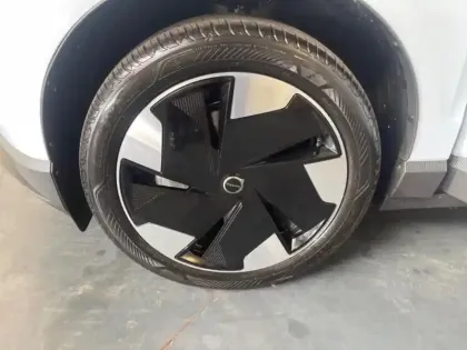 Photo 9 Volvo Ex30  Single Extended Range 272ch Plus