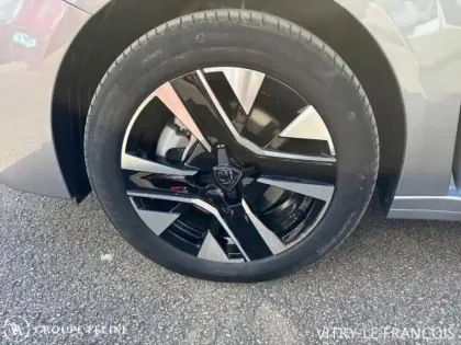 Photo 10 Peugeot 208  1.2 Hybrid 110ch Allure e-DCS6