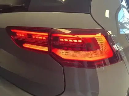 Photo 12 Volkswagen Golf  2.0 TDI SCR 200ch GTD DSG7