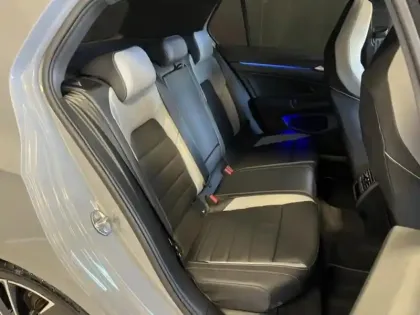 Photo 11 Volkswagen Golf  2.0 TDI SCR 200ch GTD DSG7