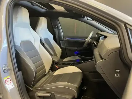 Photo 10 Volkswagen Golf  2.0 TDI SCR 200ch GTD DSG7