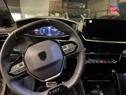 Photo 13 Peugeot 208  1.2 Hybrid 145ch GT e-DCS6