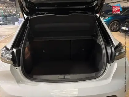 Photo 10 Peugeot 208  1.2 Hybrid 145ch GT e-DCS6