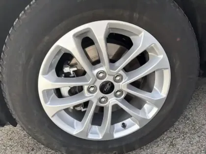 Photo 8 Ford Kuga  2.5 Duratec 180 ch Hybrid FlexiFuel Titanium Powershift