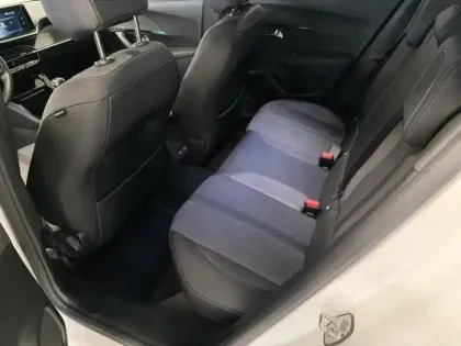 Photo 11 Peugeot 2008  1.5 BlueHDi 110ch S&S Allure