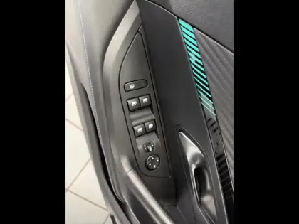 Photo 13 Peugeot 2008  1.5 BlueHDi 110ch S&S Allure