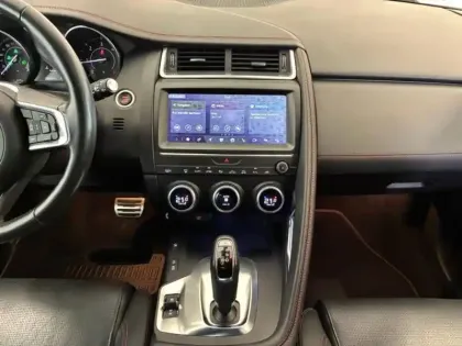 Photo 16 Jaguar E-Pace  2.0D 180ch R-Dynamic Première Edition AWD BVA9