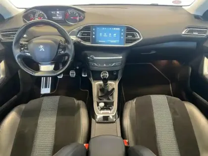 Photo 8 Peugeot 308  1.2 PureTech 110ch E6.3 S&S Tech Edition