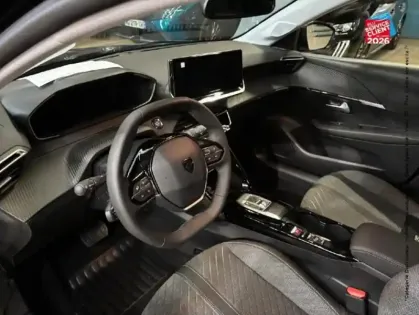 Photo 14 Peugeot 208  1.2 Hybrid 145ch Allure e-DCS6