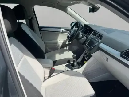 Photo 14 Volkswagen Tiguan Gén. II Ph1 Trendline Business 5
