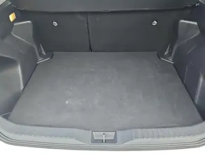 Photo 13 Toyota Yaris Gén. I Ph1 Dynamic 5