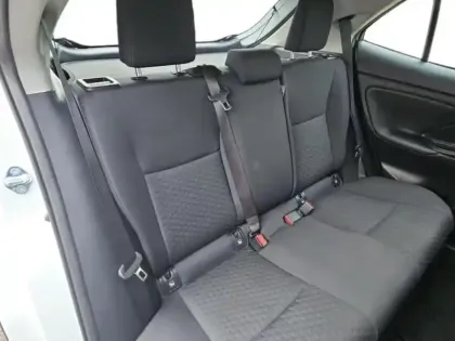 Photo 12 Toyota Yaris Gén. I Ph1 Dynamic 5