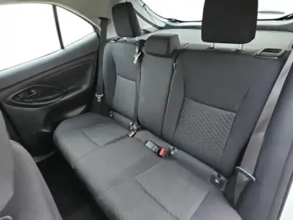 Photo 14 Toyota Yaris Gén. I Ph1 Dynamic 5