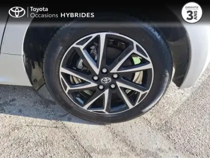 Photo 8 Toyota Yaris  116h Design 5p
