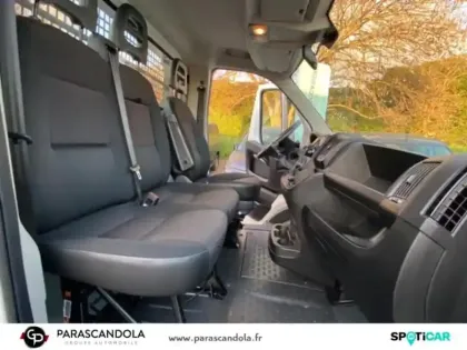 Photo 8 Peugeot Boxer  PlatCb 435 L4 2.2 BlueHDi 140 S&S Pro SR
